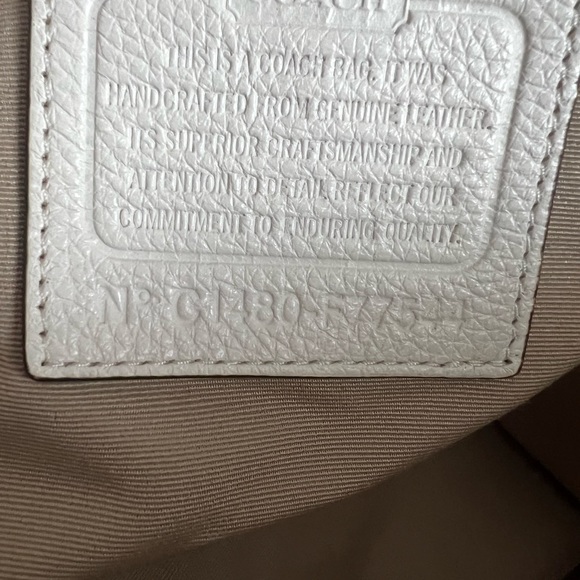 Gently used beautiful white Coach Leather extra large weekender bag - Picture 3 of 6